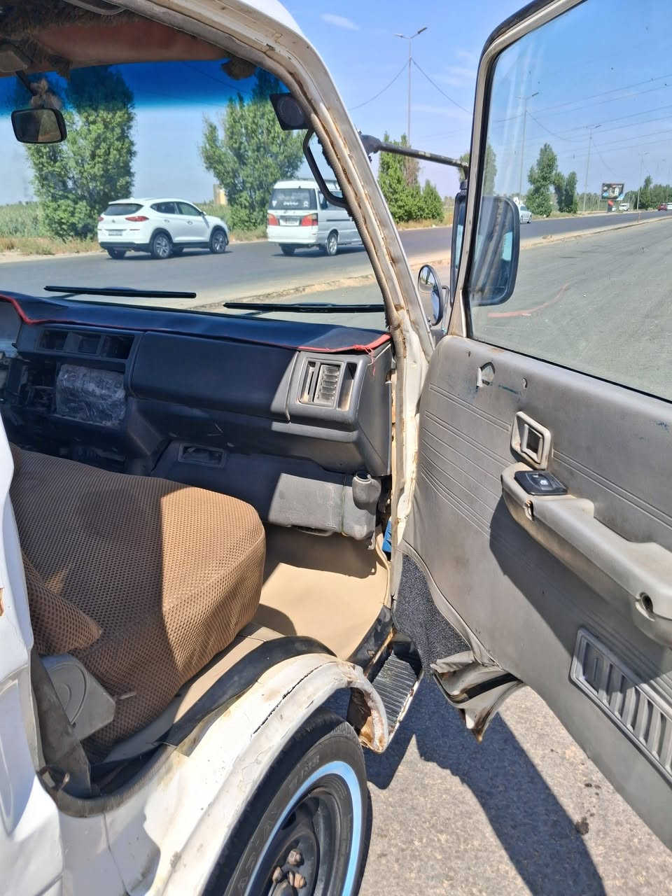 اقرا التفاصيل قبل ما تتصل ***********
السعر  46
رقم  انكليزي بأسمي
 قماره وربع سبعه جنكال 
هزه جديده لشهر 12
شاصي ورقم شاصي بلاد 
كير وقلايج جدد 
مكينه بلاديه 2701   وخير من الله 
والكشر شوف العين مكانه بابل المسيب 
السياره جاهزه عوزه بس سايق واسم الرحمن 
 زوج تاير امامي جديد
باتري جديد 
                           ***********
