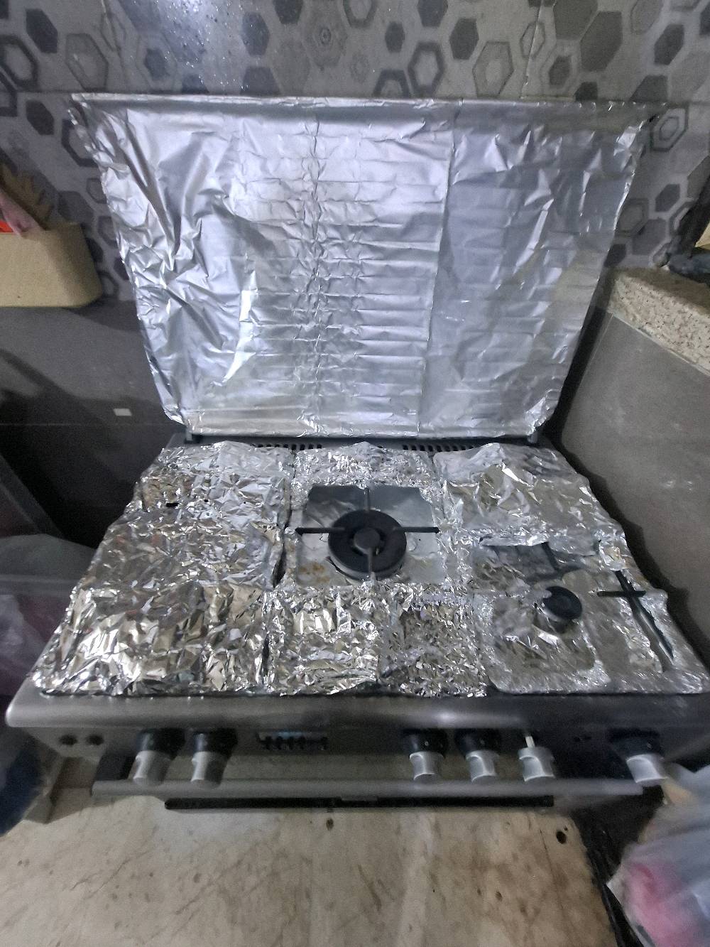 غرفه نوم شبابيه سعرها ٥٠٠ الف وبيهه مجال  اخت الجديده  
الميز اتواليت بس السجه مال الجرار  فالته  بس الجرار موجوده 
كنتور صاج ٤ بيبان كل خانه ٤ طبقات سعر ٤٠٠ الف وبيه مجال
طباخ ايطالي  اخو الجديد شغال الفرن والعيون شغاله السعر ٤٠٠ الف  وبيهه مجال 
الميز كومدي ٤٠ الف وبيه مجال 

عجانه وقلايه هوائيه وعصاره مال فواكه  جديدات كلاثتهن   ٢٥٠ الف  
اي استفسار على هذه الرقم  
***********