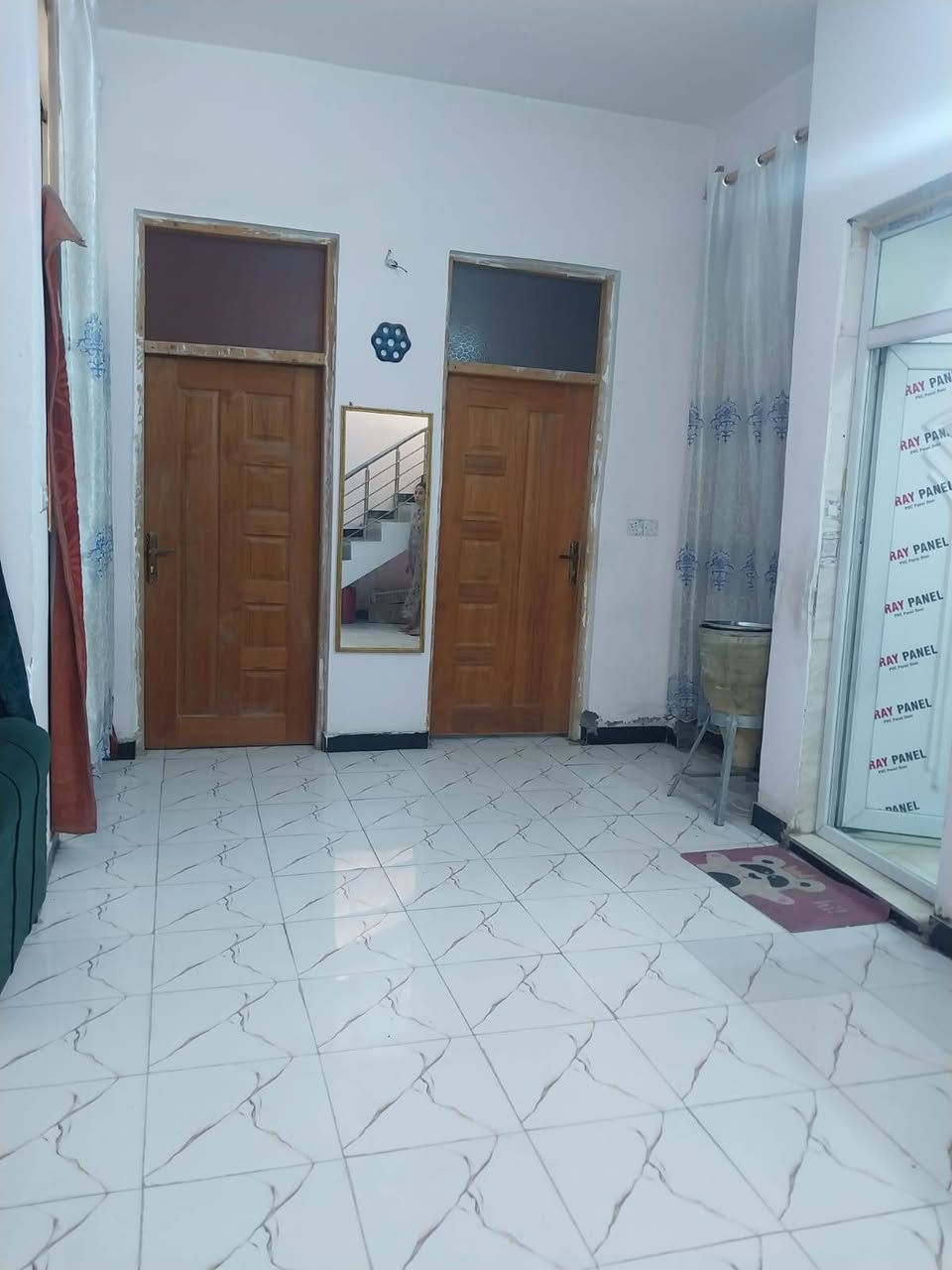 من رخصه صاحب الكروب
السلام عليكم... 
دار للبيع زراعي مساحة 150 متر بناء طابوق طابق واحد سنه البناء 2023 بناء حديث
العنوان: بغداد، المدائن قرب فلكه سلمان حي ابو ذر الغفاري
للأستفسار اتصال واتساب 
***********
