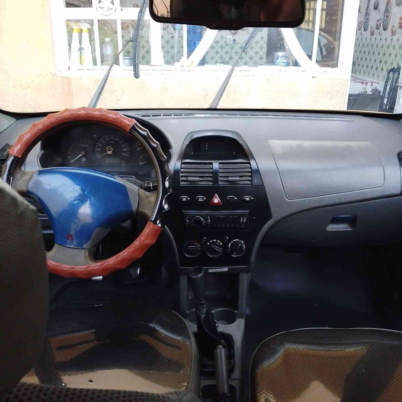 السلام عليكم طيبة موديل ٢٠١٥ للبيع ضربة جوة القبغ مال بانزين نقضها بس صدر أمامي ومشط سترين السعر ٣٥ وبيها مجال ***********
