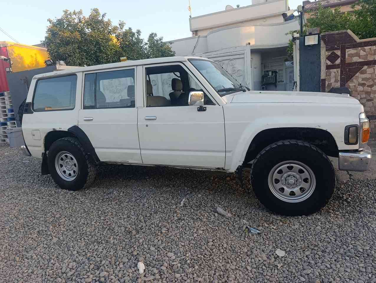 ئەمە پاتروڵە بۆ فرۆشتەن مودیل1988 چۆرە تایە باشە حەجیمی مەکینەی 4500 سیارەک بی عیبە مسروفی تی نی رقمی موبایل***********

