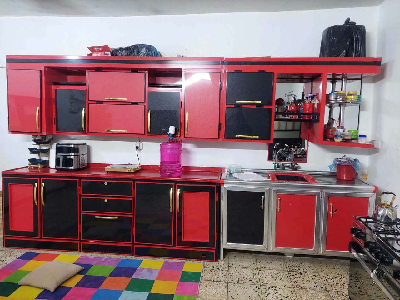 كاونتر للبيع الطول ٤٥٠٠ سم  والارتفاع ٢٨٠ سم  بغداد الزعفرانية
