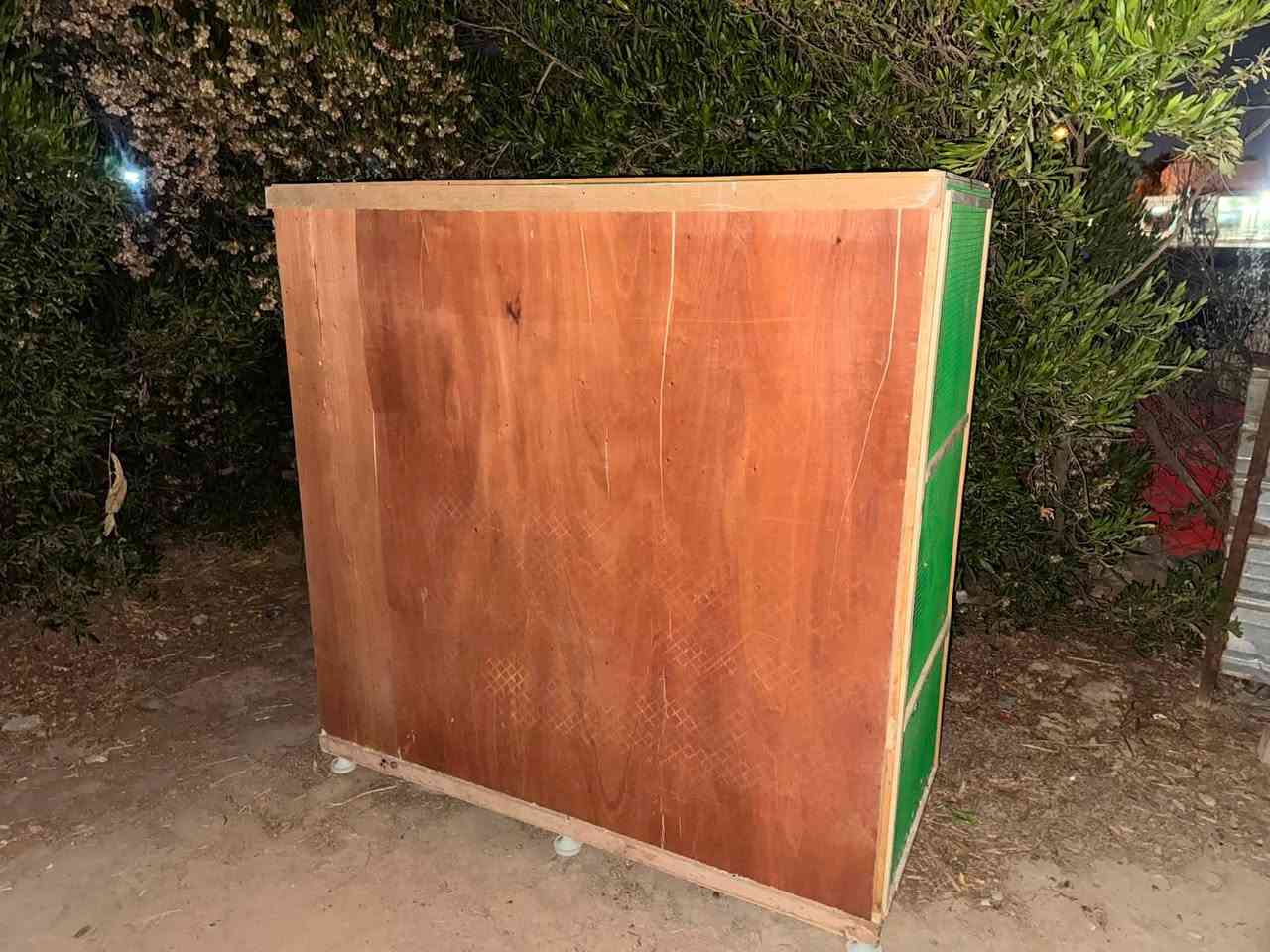 من رخصت صاحب الكروب
قفص للبيع جديد نظيف كلش طولة 150عرضة 150عمق 80توصال عال رقم ***********
