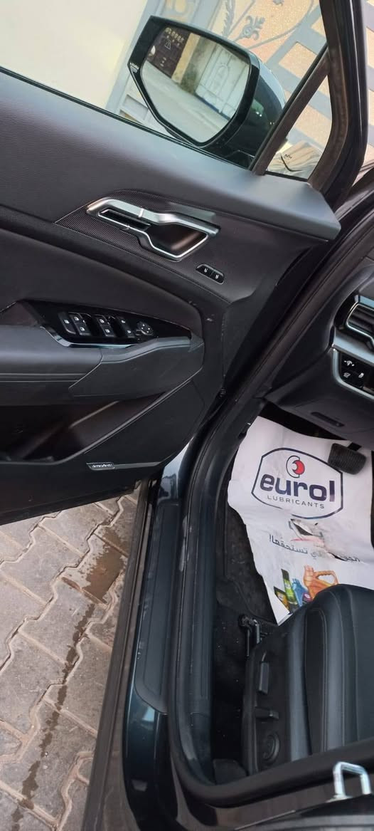 كيا سبورتج برستيج  رقم بغداد ٢٠٢٥ ماشية ١٧٠٠٠ حادثها بنيد و دعامية بدون دواخل والايرباك راجع سستم، السيارة بلادية، رايد بيها 198$ العنوان بغداد المحمودية للأستفسار الاتصال او واتساب على الرقم *********** وارد على الخاص بغداد, العراق
