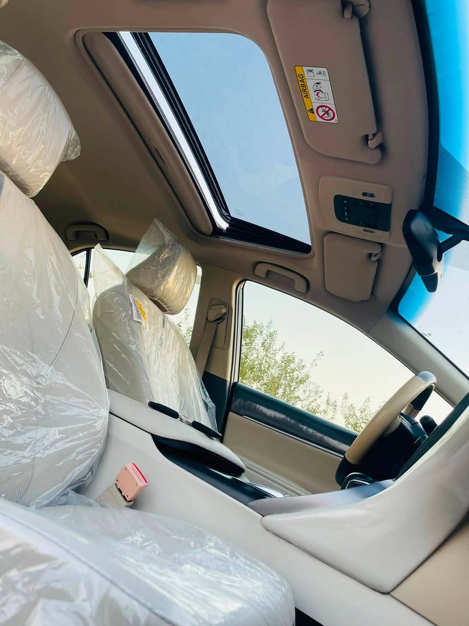 بِسْمِ اللَّـهِ الرَّحْمَـٰنِ الرَّحِيمِ
CAMRY GLE 2024 
كاميري خليجي موديل 2024صفر شركه ساز فول مواصفات لو ابيض صدفي المرغوبه داخل أصفر  ماشيه45ألف حقيقي محرك 2,5 دعامي لا دعامي ابشرط بدون صبغ بدون بارد مكفوله السياره نظيفه حيل الگير والمكينه مكفوله من الفتح والصوت السنويه ليحد 2029 امجدد
مواصفاتها معروفه
بصمه شغاله 
فتحه
شاشه 
كاميره
 كشنات جلد
حساسات خلفي
هاندبريك بصمه 
أوتو هولد
تبريد مركزي +مركزي
تحكمات استيرن 
سته ايرباگات
مرايات أشاره كهربائي
تحديد سرعه
طايرات جديده بدون مصرف 
وهاي رقمي والوتساب ***********
