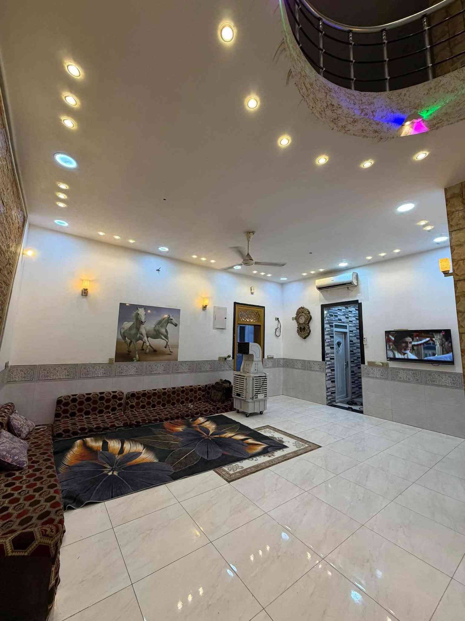 بيع سريع 🔥( عودتكم اجيبلكم العروض الحلوه  🌝احلى وأنسب 200 متر بكربلاء 🏡🥹( ملحق الفارس بظهر التجاري 😍📍

بيت 200 متر طابقين ونص للبيع ملحق الفارس موقع مميز 4 غرف نوم حديث بناء سنة 2023 🏡

السعر 275 قفل ( ملاحظة لبيت مطلوب اسكان 15 مليون بالشهر  170 الف  تريد الإسكان عليك تدفع 265 تريد صافي الاسكان عل اهل لبيت تدفع 275 

***********
