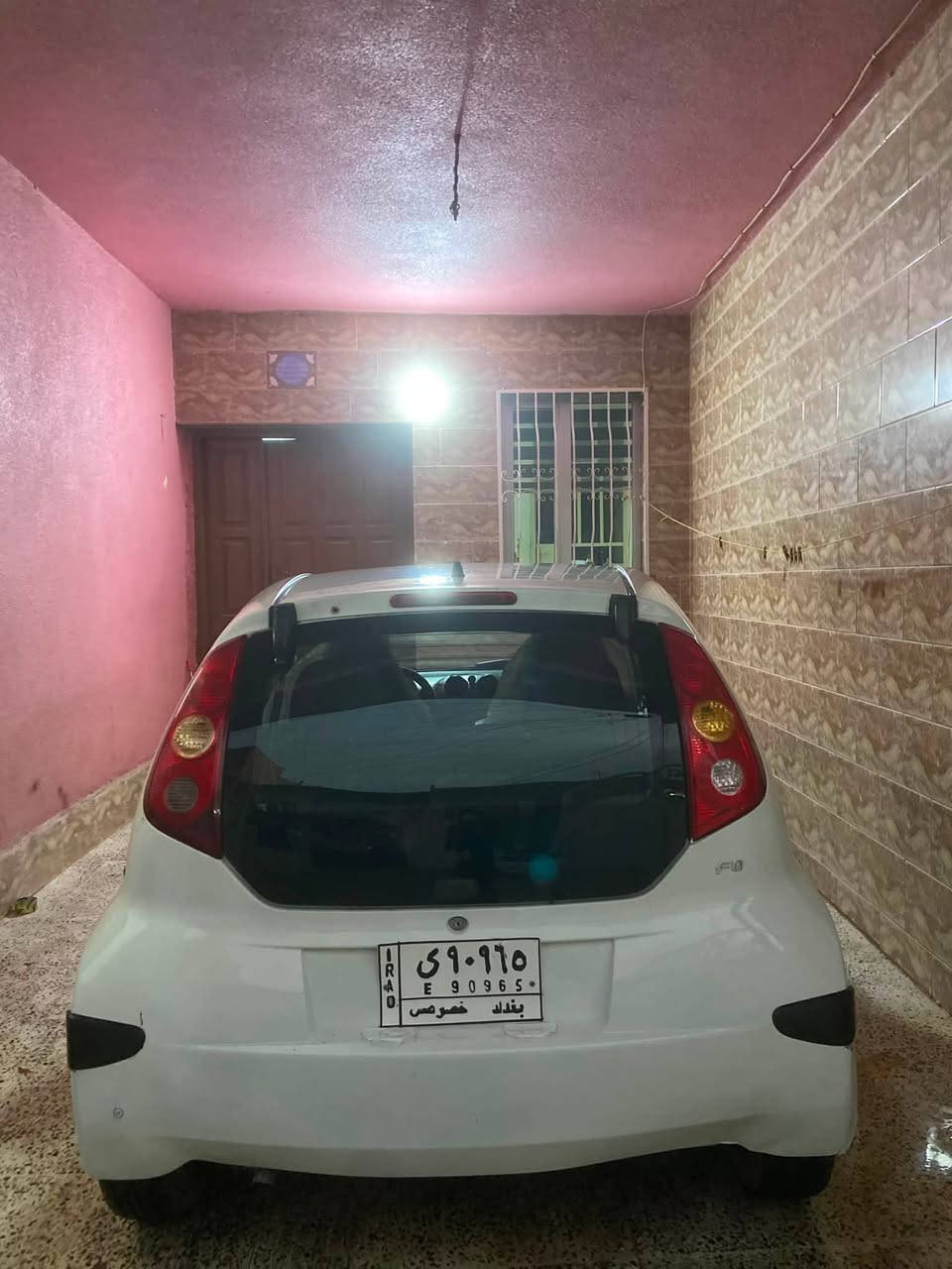 سەرەتا بە ناوی خوای گەورە byd f0 2013گێر عادی سەیارەکە بە حیزام بۆیاخ ئەی فرۆشم گێرو مەکینەو کارەبایاتی بە شەرت سەیارەکە سەنەوی کارتۆنە رەقەم بەخدادە بە شەرتی ئەوەلیات سەیارەیەکی زۆر بێمەسرەفە بۆ ١٠٠ کیلۆمەتر ٤لیتر بانزین ئەخوات نرخ ١٩ گەڵا معامەلەیەکی زۆر کەم ژم ***********
