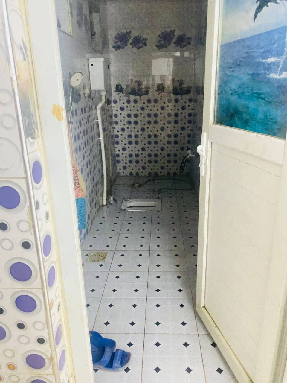 🏠 دار للبيع – شارع 80 نجف

📍 موقع مميز جداً، يبعد عن الشارع العام حوالي 10 أمتار فقط.

🔹 المساحة: 125م²
🔹 السند: طابو صرف
🔹 الموقع: ركن
🔹 الواجهة: 12م
🔹 النزال: 10م
🔹 عرض الشارع: 15م
🔹 سنة البناء: 2023
🔹 توجد طارمة أمام الدار

🏡 الطابق الأرضي:
استقبال + غرفة نوم + هول صغير + مطبخ + حمام داخلي + حمام خارجي.

🏡 الطابق الثاني:
غرفتان نوم + هول كبير + مجمع صحيات.

✨ بناء حديث، موقع ممتاز وقريب جداً من الشارع العام، ومناسب للسكن والاستثمار.

💰 السعر  135 مليون دينار
🤝 والبيع بيه مجال للجادين.

📞 للاستفسار ومعرفة كافة التفاصيل:
مراجعة مكتب الكوثر للعقارات والمقاولات

📱 ***********
📱 *********** واتساب
