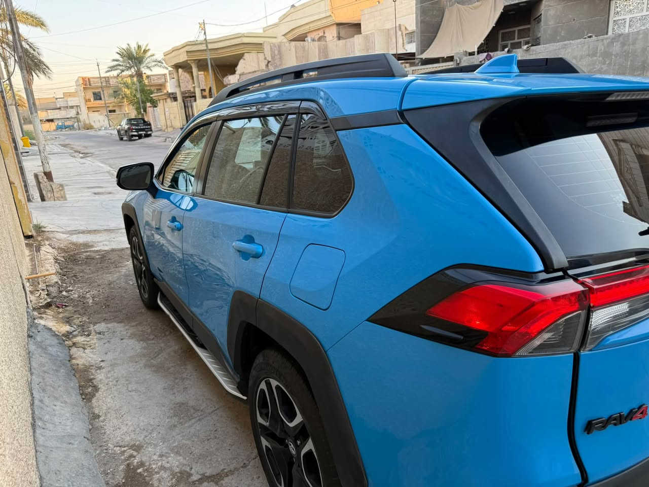 راف فور ادفينجر • ٢٥٠٠ بنزين • ١١٥ الف