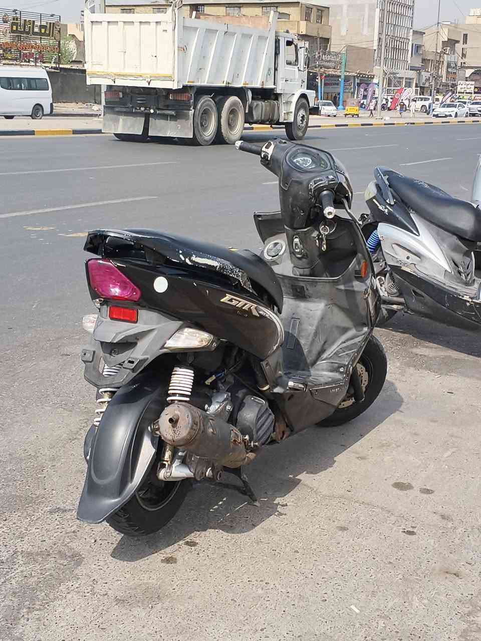 السلام عليكم
جيتي آر قديم ختم كفر ومكينه 
ختم واحد كفاله نقصه شلعه بس 
معدل 100 
📍بلديات
واتساب 
***********9
