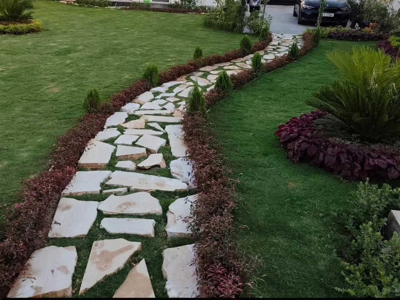 عمل حدائق بأحدث الديكورات 
تقليم . .زراعه ..قص ثيل 
توصيل زرع فقط كلشي متوفر 
***********  ابو فاطمه
