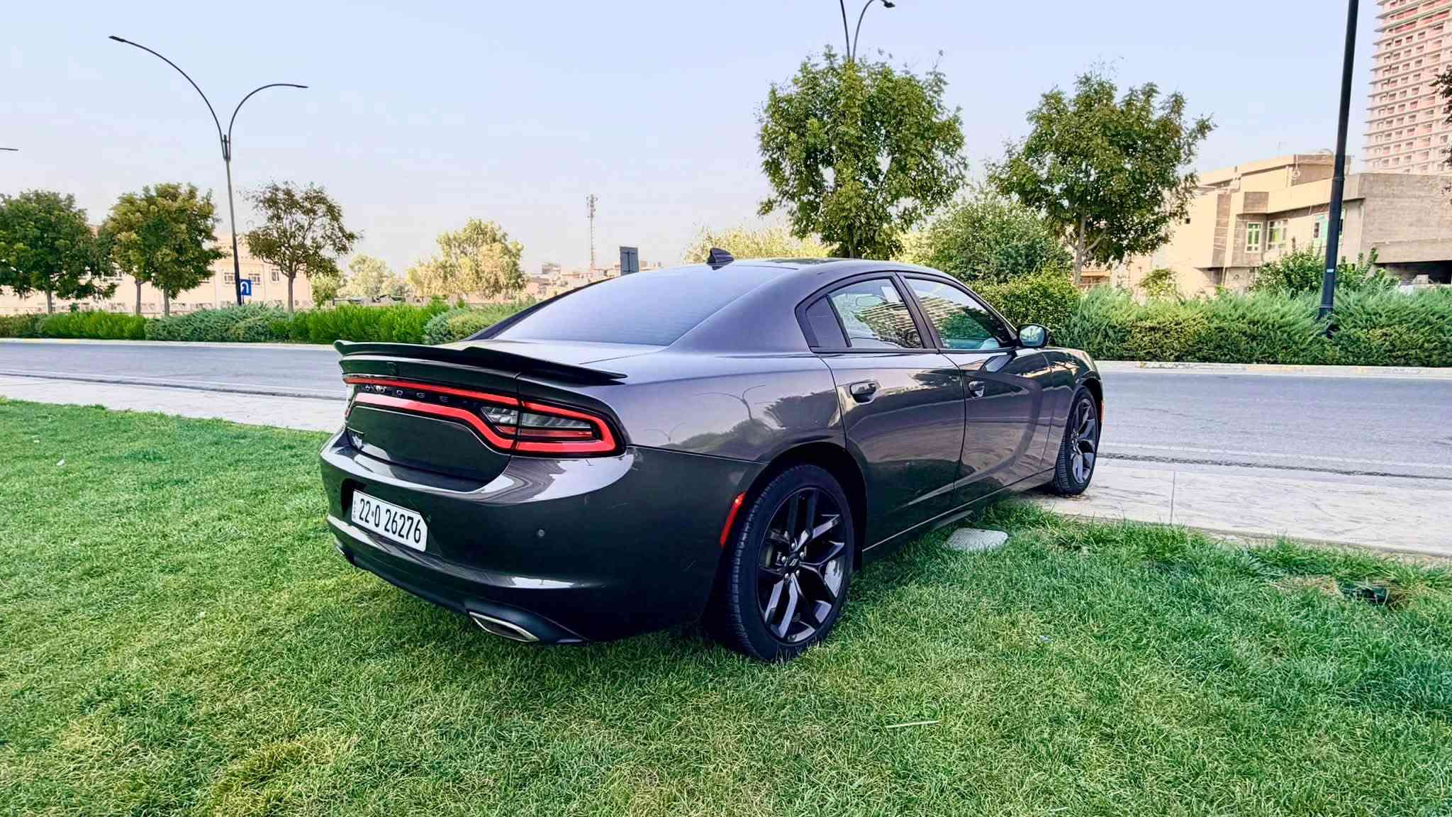 السلام عليكم
جارجر 2023
SXT
السعر 235$ وبيها مجال 
ضرر موضح بالصور 
بونيد تبديل بلاد بدون صبغ 
جاملغ يمين تعديل بارد 
بدون دواخل بدون ايرباك 
مكان السياره اربيل 
ترقيم جديد هزه وفحص كله جديد 
***********
