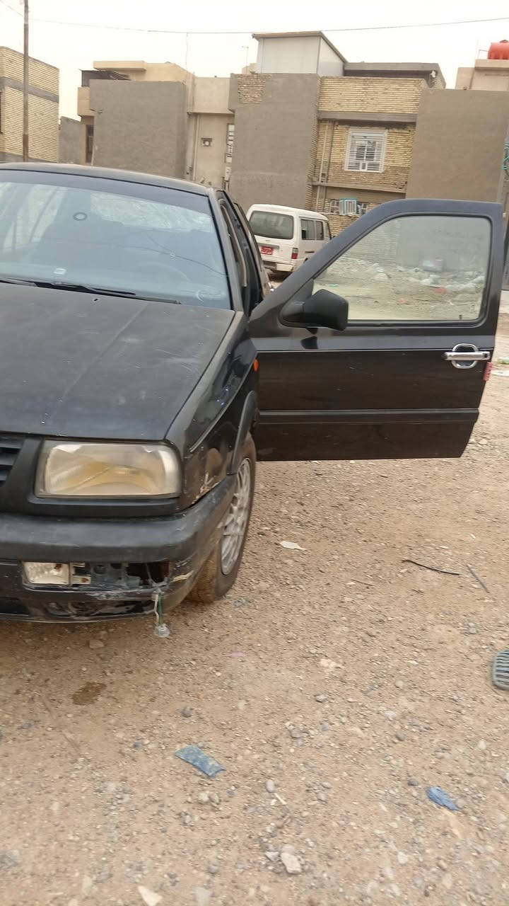 سلام عليكم كولف  جيتا افنتو موديل ٩٤ مكينه 2000 كير اتو كهربائي خير من الله سياره شغاله نكره بكل وقت تبريد شغال منقص غاز بس مابي شي كشره كدامكم معمره سعر ٣٣ بيه مجال مكان بغداد الغزاليه ***********
