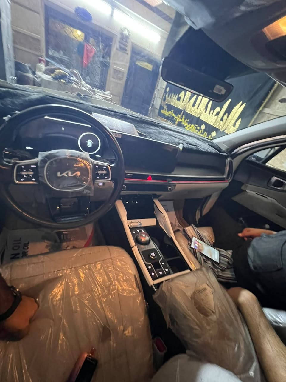 السلام عليكم
سورنتو 2025 ماشيه 8 الاف 
وضعيه الشركه
التفاصيل بالصور فول مواصفات عدا بانواما 
السعر 310 ورقة 
للاتصال *********** بغداد, العراق
