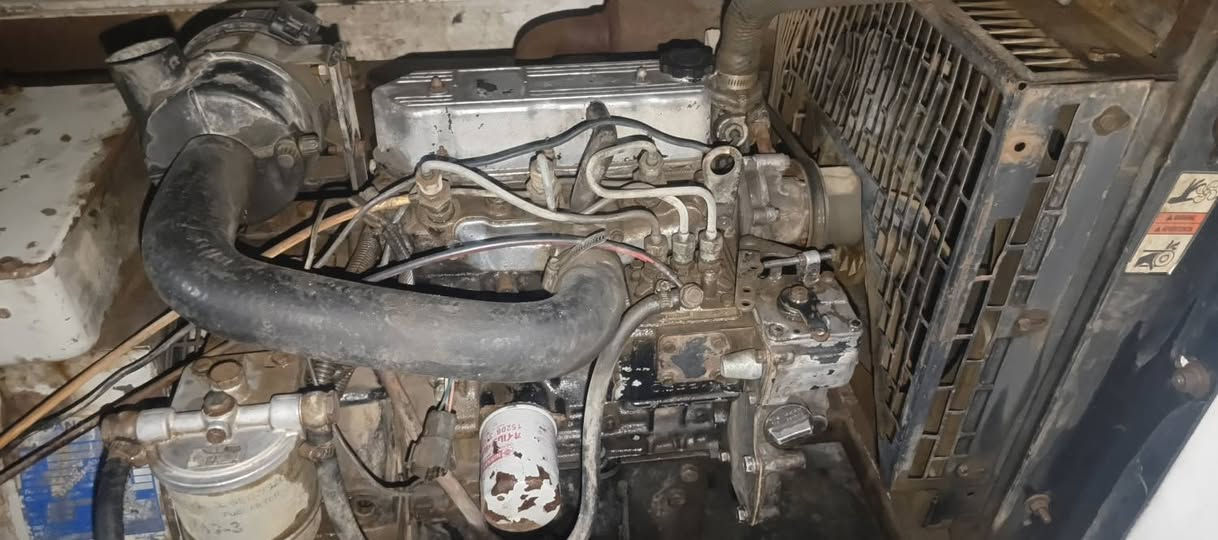 مولد كابوته ٨ ونص كيفي او اكثر ما اعرف 
المولد جان متروك غسلته جان بي تراب  بس شغال تجي جيب باتري اشغل وتولد تاخذ وتمشي مولد بلادي مامفتوح  شغال نكره ،السعر ١٧ ورقه  بي مجال ***********
بغداد بسمايه
