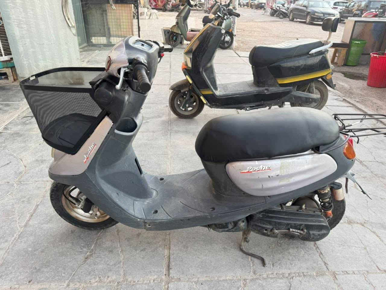 دراجه قرده ام البرده سرعه 60 كلش نظيفه اي نقص ما بيها
السعر 450 وبيها مجال حك الجيه العنوان البياع الشهداء 
الاتصال *********** الشراي يخابر فقط
