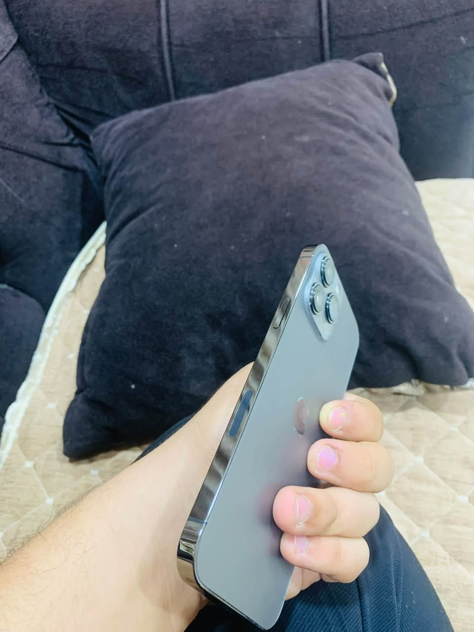 السلام عليكم للبيع 13برو ماكس ذاكره 256 بطاريه 79 مبدل ظهر بيع أو مراوس ***********
