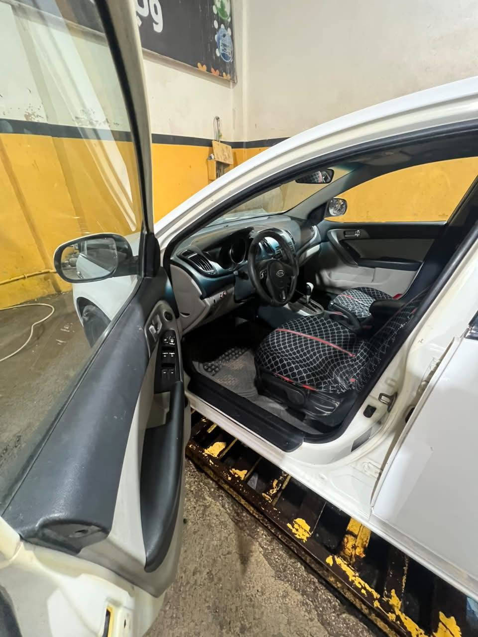 سيراتو موديل 9 رقم بابل بيه 3 قطع صبغ والغد شويه بي تعمير  فتحه تحكمات اشاير بلمري فول عده البصمه مانقصه برغي السعر 79 مكاني بابل شارع 60 فقط بيع ***********
