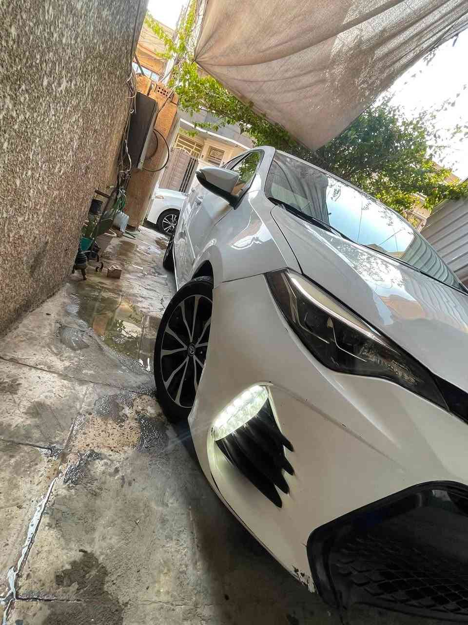 سلام عليكم للبيع
تويوتا كورلا  COROLLA 
لون ابيظ
موديل الصنع  2018
مواصفات SE
بغداد دولي كله جديد شرط التحويل
مواصفات….SEالمعروفة
داخل جلد ومخمل 
رادار امامي
كامرا خلفية
شاشة 
اشاير بالمري 
تحكمات استيرن
مثبت السرعه
حاكية بلوتوث
تبريد ثلج مبدل منضومه كاملك كمبريسر وراديتر وبخاخ كله جديد 
باتري جديد 
عبوت الفيت بم 
تخم تاير جديد صار شهرين من شديدهن
حدايديت السيارة كله جديده 
سياره جاهزه بدون نقص
السعر المطلوب 130 وبيه مجال 
بغداد السيديه 
***********
السونار مرفق مع الصور
