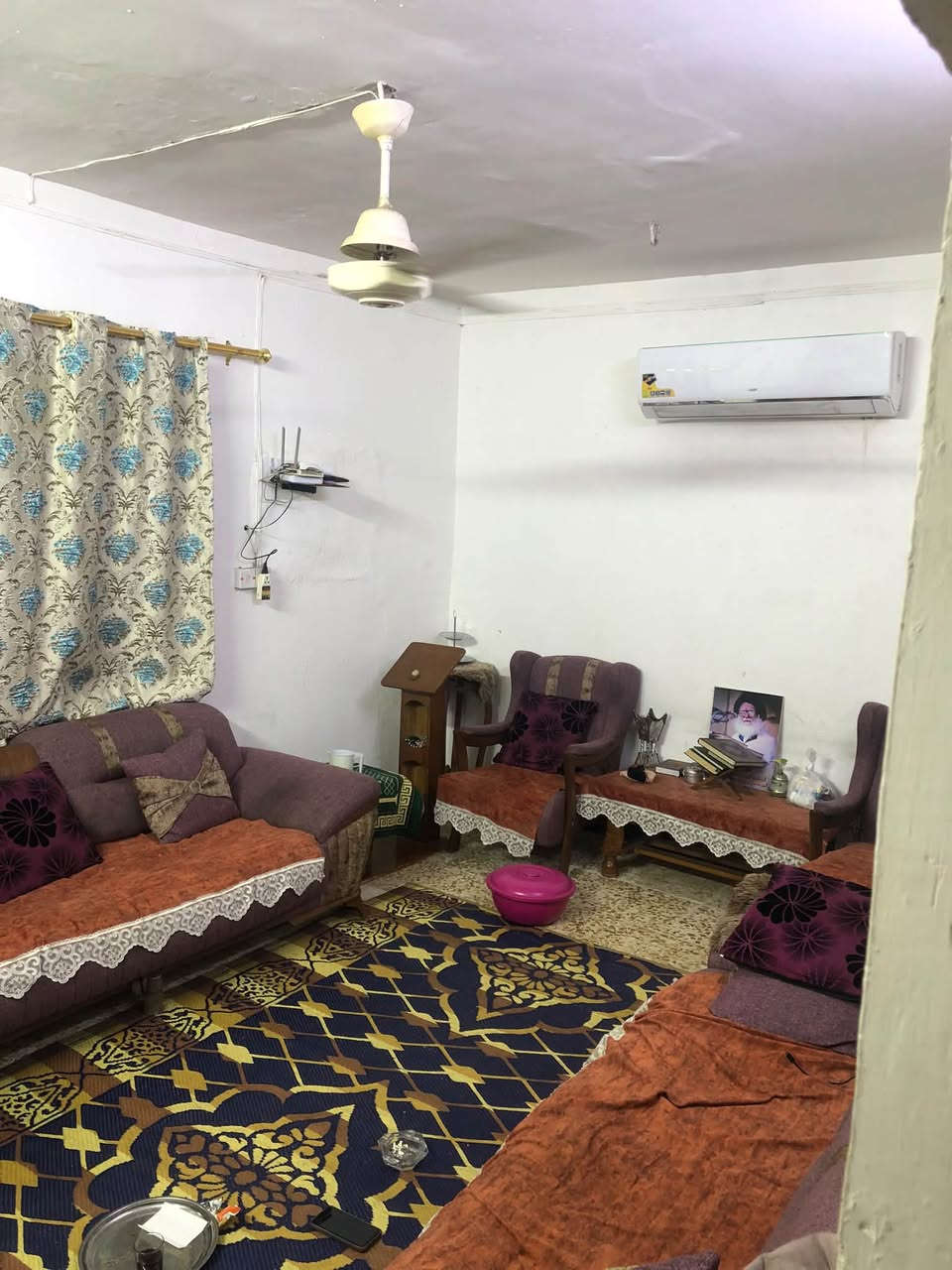 بيت للبيع 

سلام عليكم 
بيت بزعفرانيه دور الفلسطينين مقابل مركز شباب 
مساحه ١١٥ مربع 
يحتوي على طرمه خارجيه وطرمه داخليه 
وصاله +غرفتين +مطبخ +صحيات 
سكف صب بيت داخله كله ترميم جديد 
 سعره كلش مناسب للتواصل متواجد على هاذا رقم (***********)
