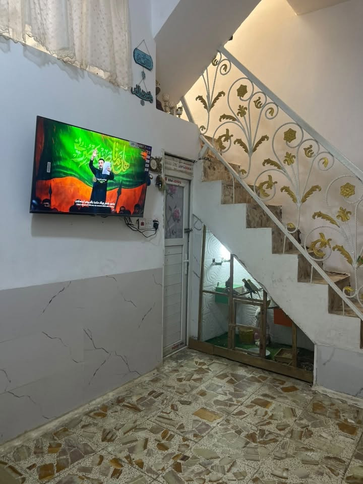 ياودود يارزاق

السلام عليكم 

بيت 100متر 

الواجهة 5والنزال 20

بيت فول نظافة 
المكان راقي الصدر الثالث

قرب جامع زين العابدين

البناء طابقين

غرفتين صالتين 

منور استقبال 

حمامات داخلية وخارجية مطبخ 

البيت يرهم مراوس بيت 200متر مع الفرق
ويرهم بيع
للاستفسار الاتصال على الرقم
***********
