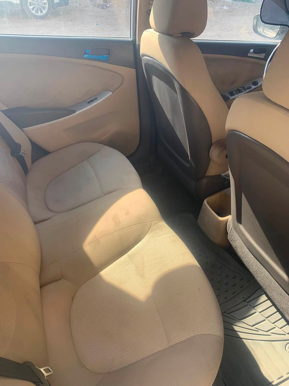أكسنت 2013 خليجي 🔥

🚘 للبيع أكسنت 2013 خليجي — نظيفة وتستاهل

سيارة مرتبة جداً، استخدام شخصي، ومواصفاتها حلوة، مكينة وقير ودفرنس بحالة ممتازة، تكييف بارد، قيادة مريحة واقتصادية بالبنزين.

✅ خليجي
✅ موديل 2013
✅ نظافة واضحة
✅ جاهزة للفحص من الألف إلى الياء
✅ ما تحتاج صرف مباشر

💰 السعر: [88]وبيها مجال بسيط
📍 الموقع: [الدورة كرارة]
📞 للتواصل: [***********]

السيارة للجاد فقط، والفحص خير دليل.
لا تسأل عن آخر سعر قبل المعاينة، والبيع بالمعقول. 🔥
