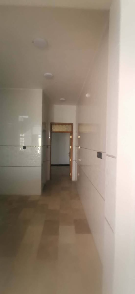 🏠 دار للبيع في النجف - الجديدة الثالثة
🏠المساحة: 108 متر مربع.

* حالة البناء: بناء جديد 2025 . 
*  جاهز للسكن. 
يتكون من :
1 غرف نوم 
صالة 
استقبال 
مطبخ 

*الموقع: النجف الجديدة الثالثة - قريب  شارع أبو صخير وقريب من شارع المدينة.

📞 للتواصل والاستفسار عبر الواتساب مباشرة:اضغط على الرقم أو راسلنا:***********
