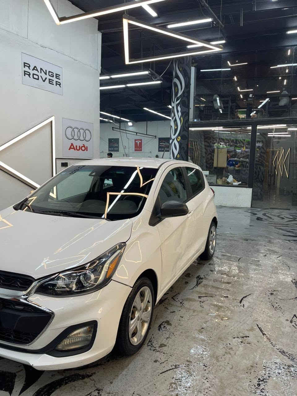 للبيع | Chevrolet Spark 2021 | وارد أمريكي 🇺🇸
تم تخفيض السعر لغرض البيع السريع
 السعر: 85 ورقة (قابل للتفاوض بالمعقول بعد المعاينة)
📍 الموقع: بغداد – الكرادة
سيارة نظيفة جدًا، اقتصادية بالوقود، مناسبة للاستخدام اليومي داخل المدينة، ومحركها و كير بحالة ممتازة.
المواصفات:
موديل 2021
وارد أمريكي
محرك اقتصادي 1.4L اقتصادي و قوي 
كير أوتوماتيك
ممشى 43 ألف 
اللون الأبيض
شاشة تدعم Apple CarPlay و Android Auto 
كاميرا خلفية
بلوتوث + USB + AUX 
تكييف ممتاز
نظام ABS مانع انغلاق الفرامل
وسائد هوائية 
نظام الثبات الإلكتروني
حادث السيارة سطحي خفيفة جداً مكفولة من التبديل فقط تصليح جاملغ امامي و بنيد و باب ، السيارة ايرباك شاصي دواخل مكفول  
📞 للتواصل: ***********
