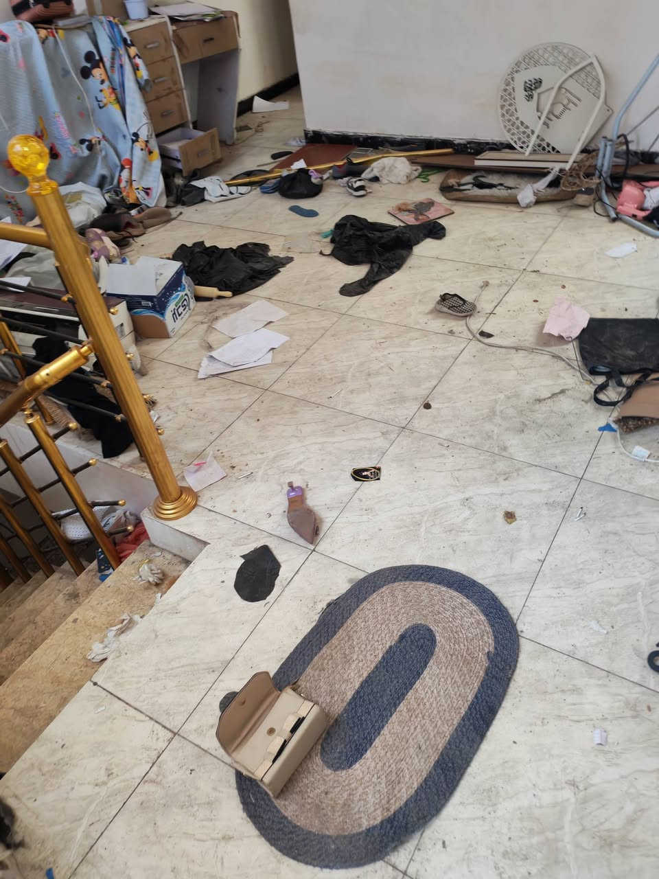 يوجد دار للإيجار في منطقة كفاءات السيدية بفرع اسواق سنبلة البيت جديد طابقين الطابق الأرضي غرفة نوم وصالة وهول ومطبخ فرفوري وتواليت وحمام فرفوري والطابق الثاني غرفتين نوم وهول وحمام وتواليت فرفوري السعر 650 الإيجار بالشهر الاتصال ***********
