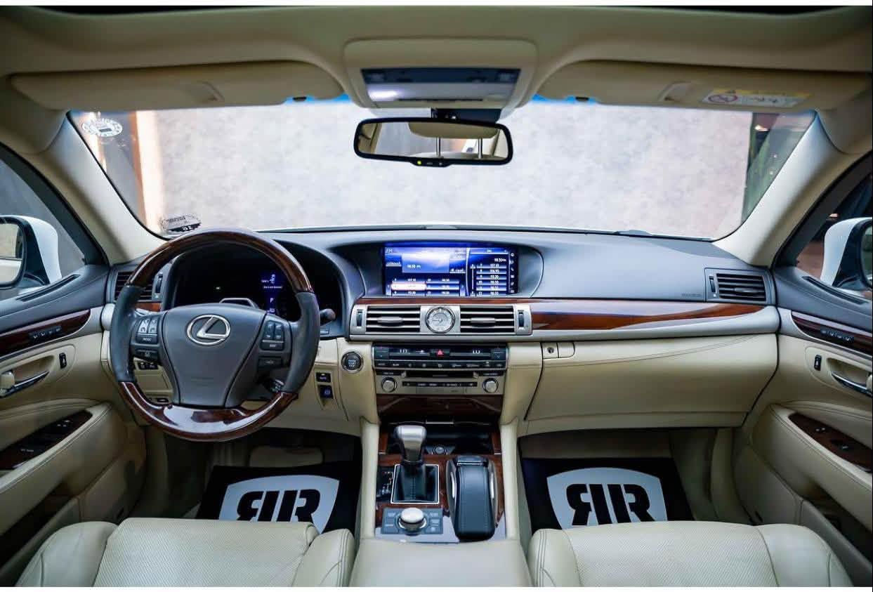 LS460L • ٢٠١٦ • وارد يابان