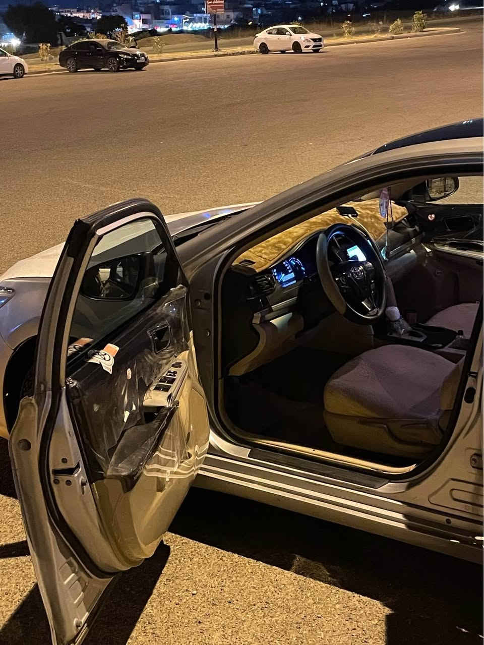 Toyota camry 2016
سەیارەکە موسە 
بەشەرتی گێرومەکینە
مەکینەی نەکراوەتەوە بەخارو دوکەڵی نیە
پێشودوای داگیراوە بێمەسرەف  ناوی لۆک لەسەر دەقی شەریکە ماوە تەوە
سەیارەکە کۆدی  نیە
 بەس سەخفی بۆیاخ نیە 
شوێن سلیمانی
ژم.***********
وەتسئەپی لەسەرە السليمانية, العراق
