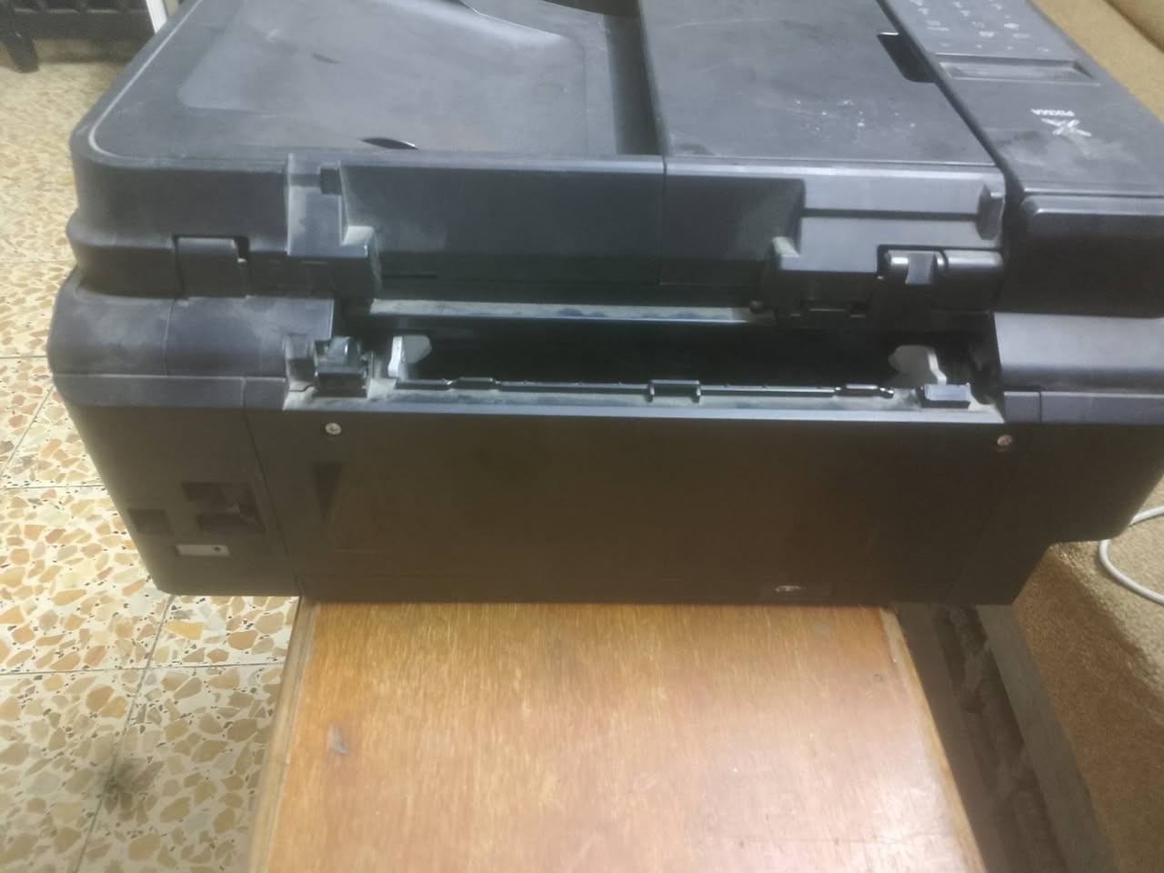 السلام عليكم
طابعة كانون G4011 للبيع بحالتها ( قطع غيار او صيانة). > تظهر خطأ 5400. المذر بورد والسكانر سليمان 100%، وتوجد أضرار شكلية بسيطة بالبدن الخارجي. > السعر: 45،000 دينار وبيها مجال تفيد اهل الصيانة للاستفسار على هذا الرقم واتساب *********** المكان بغداد الزعفرانية
