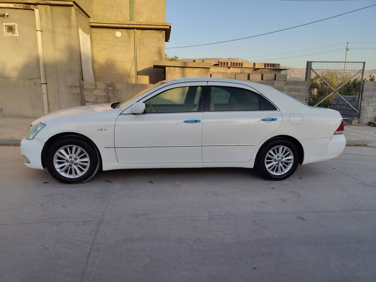 سەرەتابەناوی خوا شاهینە مووس2005کۆد دار 
گێڕومەکینە180بچوک بەبچوک 
2دووگمە ناوزەرد بەسمەوشاشەو کامیرە 
دووپارچەی ئەوروپای هەیە سەقفوکەڤەر بەشەرت سۆنەر
تەربیت ساردوگەرم مەزبوت سەیارەکە کامل مەسروف کراوە سەیارەی ماڵە هی ماعرەز نیە کۆدی بۆکراوە 
گێڕو مەکینەو تنو تۆڵی هەموی بەشەرت 
شوێن دەربەندیخان ***********
