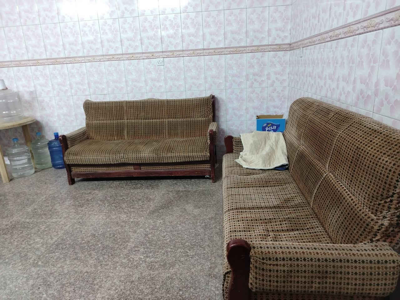 السلام عليكم تخم اللبيع 10مقعد
5 قطع السعر 150وبي مجال العنوان بغداد جسر ديالى الرقم ***********
