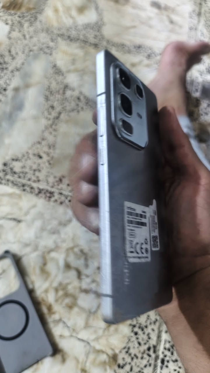 نوت ٥٠ برو ذاكرو ٢٥٦+١٦ جهاز فول شاشه ١٤٤ هيرتز بطاريه وشحن يخبل بي فطور بلازما سعر ٢٠٠ بي مجال للشراي ما ارد على فيس اتصل لو واتساب ***********  جهاز على فحص
