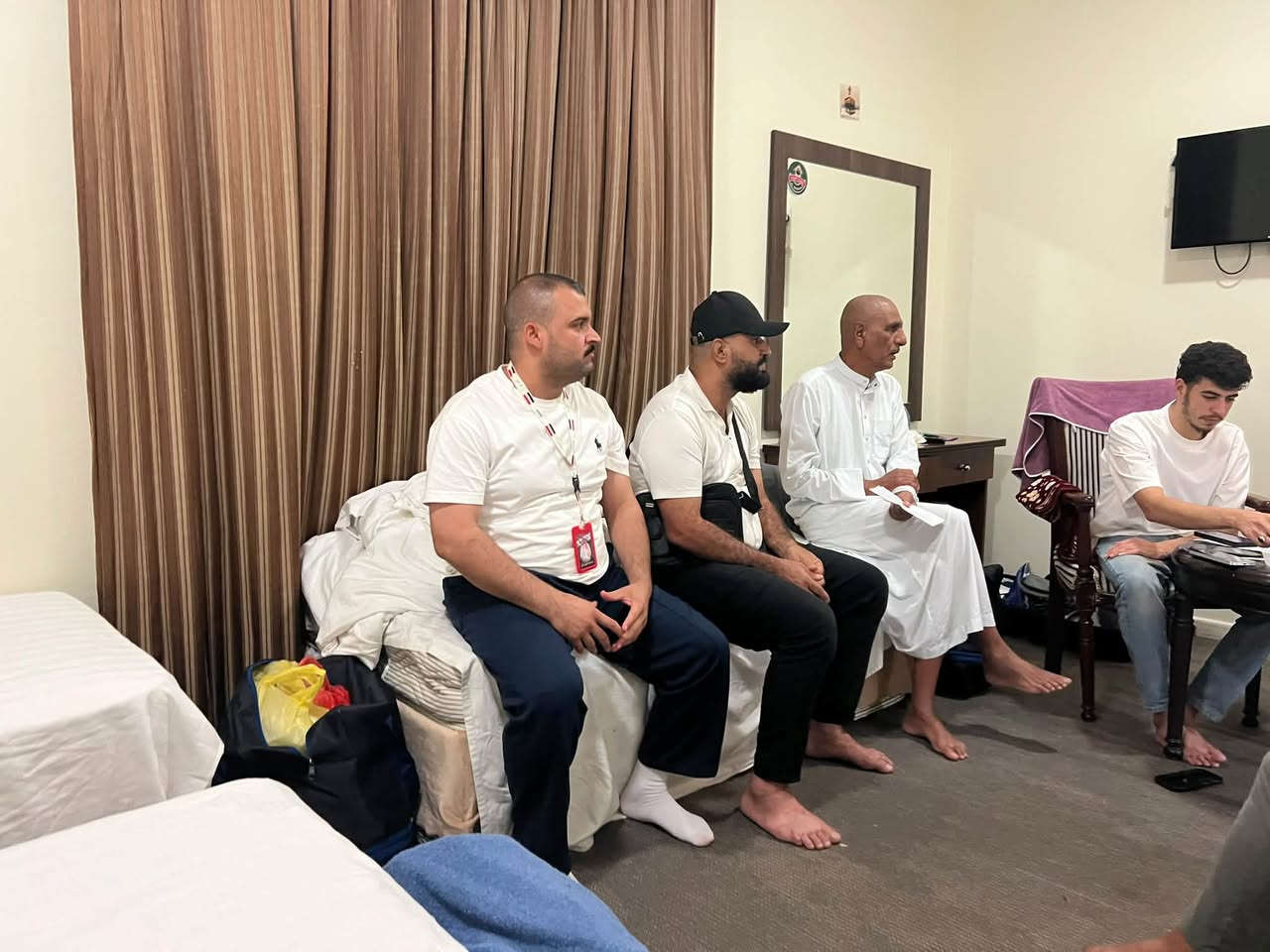 ‏حملة حمزة الهذال

لله الحمد توزيع الخطوط مجاناً على كل معتمرين الحملة 

الخط بسعر 35 الف دينار يوزع على حساب حمزة الهذال 

‏***********
