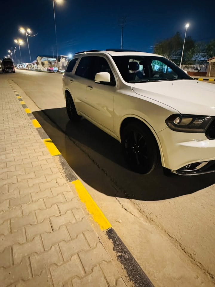 السلام عليكم
للبيع دوج دورنكو 2017 وارد امريكي
رقم بغداد بأسمي 
فول مواصفات 1/1 GT
بصمة 
فتحة 
جنطة كهرباء 
داخل جلد 
كشنات الامامية كهرباء وتدفئة 
تدفئة ستيرن 
تدفئة كشنات خلفية 
شاشة جبيرة 
شفتات ستيرن 
حساس خلفي 
صورة الحادث والسونار بالمنشور
السيارة عليها بساتم 14 مكفولة من الصوت والتنقيص و البخار كير مكفول 
السيارة عليها ادامة من الطول للطول من مجموعة بانزين و مجموعة ماي وحدادية 
العنوان بالنجف 
السعر 210 وبيها مجال 
***********￼
