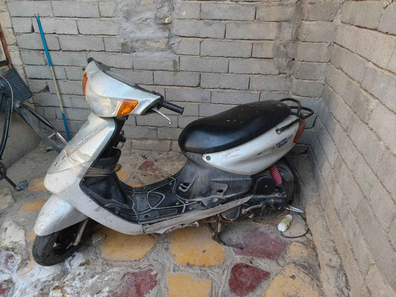 دراجه للبيع
العنوان ناحيه المنار 
للاستفسار مراسله الصفحه او لاتصال 
***********
