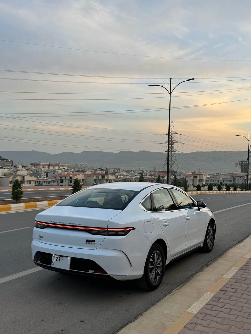 BYD DESTROYER 2025 PHEV
بیوایدی دیسترۆیەر ٢٠٢٥ پڵەگین هایبرێد

ماوەی ڕۆشتن: 6,000 کم

سەیارەکە کلینە دەعامی بۆ دەعامی بە شەرت هیچی نییە سفرە ماشاءاللە

پێنج ڕەقەمی جوانی لەسەرە و لەگەڵ سەیارەکەیە

مواسەفات DESTROYER:
شاشە تەقڵە
ویل کەپ بیلادی
ناو سپی بیلادی
تەحدید سورعە
سێ مۆدی لێخووڕین (ECO, SPORT, NORMAL)
ئاوێنە ئیشارەت
یەدە بەسمە
دەبڵ شاشەی گەورە 
تەحەکووماتی سەر سووکانی کامل
زۆر مواسەفاتی تر……

کامل سێرڤس کراوە 
ڕۆنی تازە گۆڕاوە 
چوار تایەی تازەی لە ژێرە بیلادی

کارەبایات دەعامی بۆ دەعامی بە شەرت

ناونیشان: سلێمانی
ڕەقەم:سلێمانی

پەیوەندی:
(***********) WhatsApp 
(***********)

