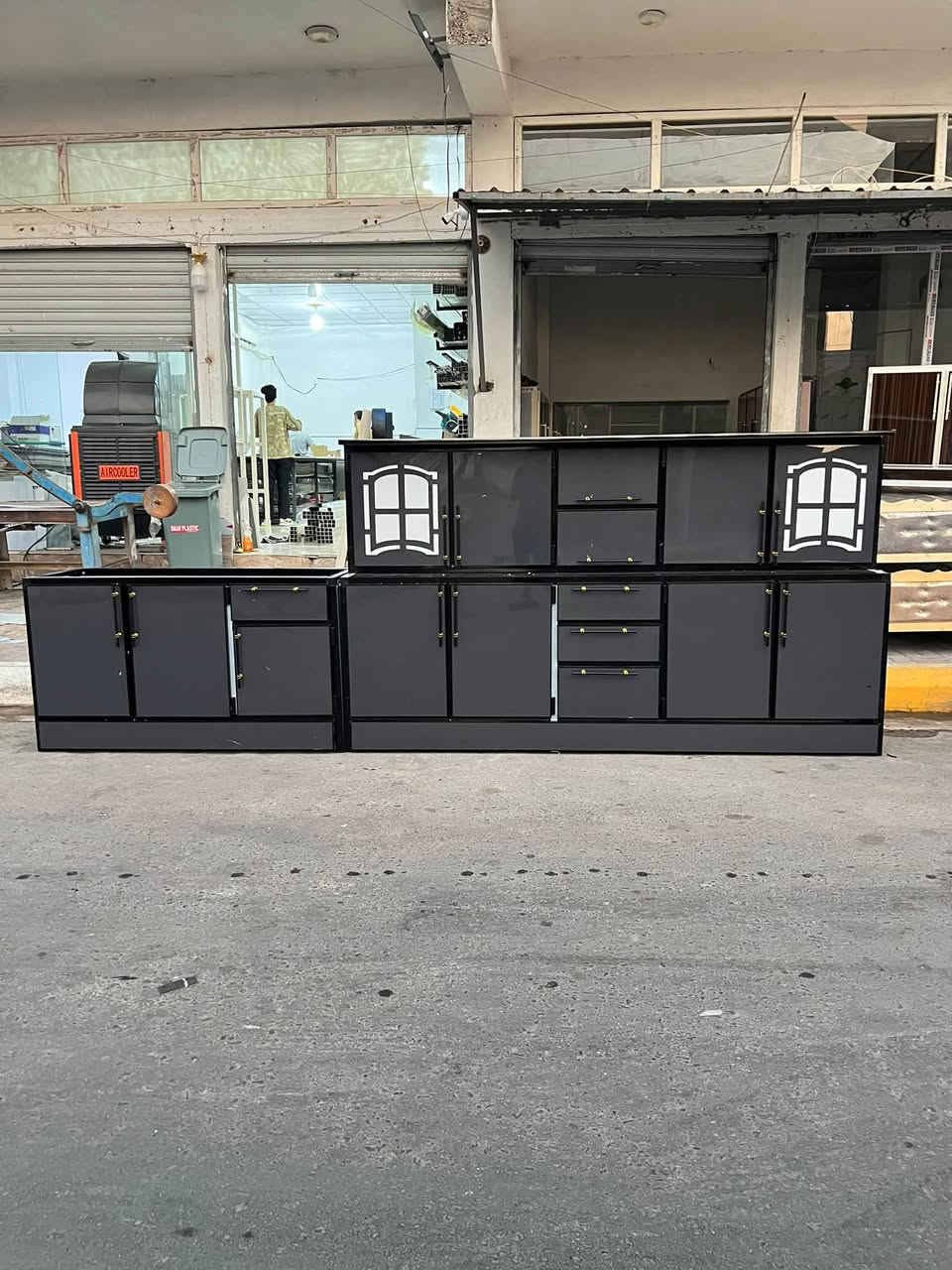 ❤️‍🔥❤️‍🔥ضمان 🔥حقيقي 🔥وبسعر 550 الف❤️‍🔥❤️‍🔥
 كاونتر مترين ونص مع سنك متر ونص شغل درجه اوله. 😱🔥
پليتى 0.6. ضهر وقواطع.   🙏
مقطع سمك 0.7. حقيقي.  🙏
يوفي صيني درجه وله  سمك 2 ملم. 🙏
اضافات. شفقه.  اناره.  سي ان سي.  ❤️‍🔥
جراره هادرولك.  لف ارضي پليتى 0.6. ❤️‍🔥
رف بنل  حشوه بي في سي.   سمك 2 سانتيم ❤️‍🔥
سقف. الكونتر. يوفي سمك 2 ملم. ❤️‍🔥
مع تقويه پنل  بي في سي 2 ساتيم. ❤️‍🔥
