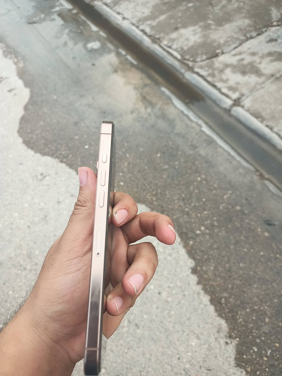 ايفون ١٦ • جديد • للبيع