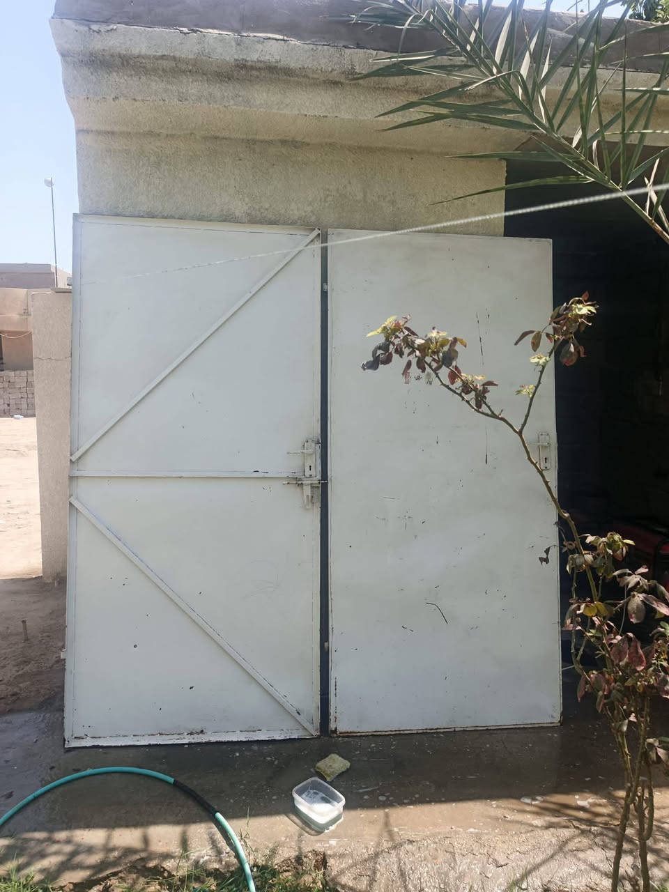 السلام  عليكم بيبان عدد 2للبيع  نضيفات عرض95طول 207
الثخن 5ملم حديد ثقيل 
***********‬‏
