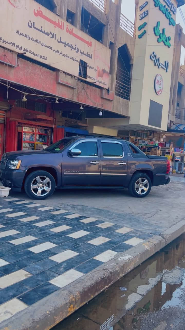 تاهو افلانج LTZ  دفع رباعي فول 1/1 مرايه شفط فتحه كشن تبريد وتدفئه بلاديه حادث شبر جاملغ امامي كشن جلد موديل 2011 مكان سياره بغداد باسمي ثاني تحويل ***********
لون سياره فيلي
