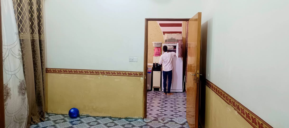 النجف المشخاب • ١٠٠م • غرفة وصالة