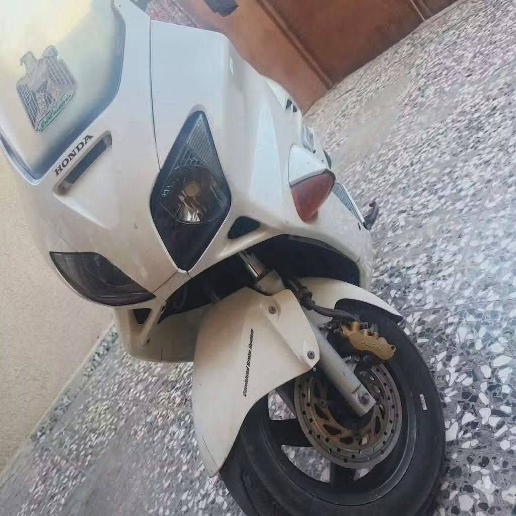 فورزه 0.6 دراجه تشتغل بيها نظوح سعر قفل ٢٥٠ بدون عمله اتصال ***********
