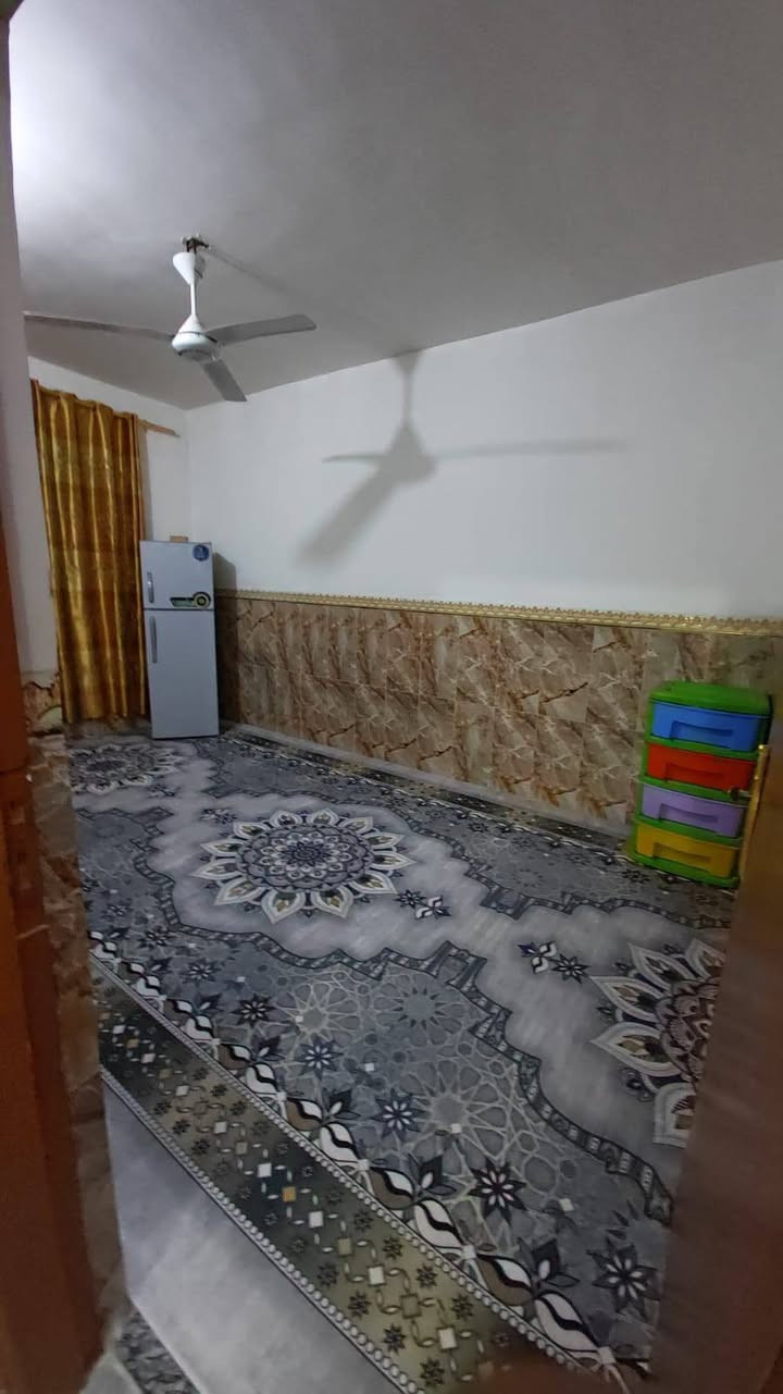 السلام عليكم.
بيت للبيع المدائن منطقة گصيبة المشروع قرب مضيف زياد الجنابي 
موقع البيت ع الشارع العام خدمات كاملة مساحة البيت 300 متر 
بناء البيت حديث ، يحتوي البيت على غرفتين وصالة واستقبال و مطبخ وصحيات داخلية وخارجية 
صنف الارض زراعي
السعر 115 وبيه مجال بسيط
للأستفسار اكثر متواجد واتساب او اتصال
 
 ***********
