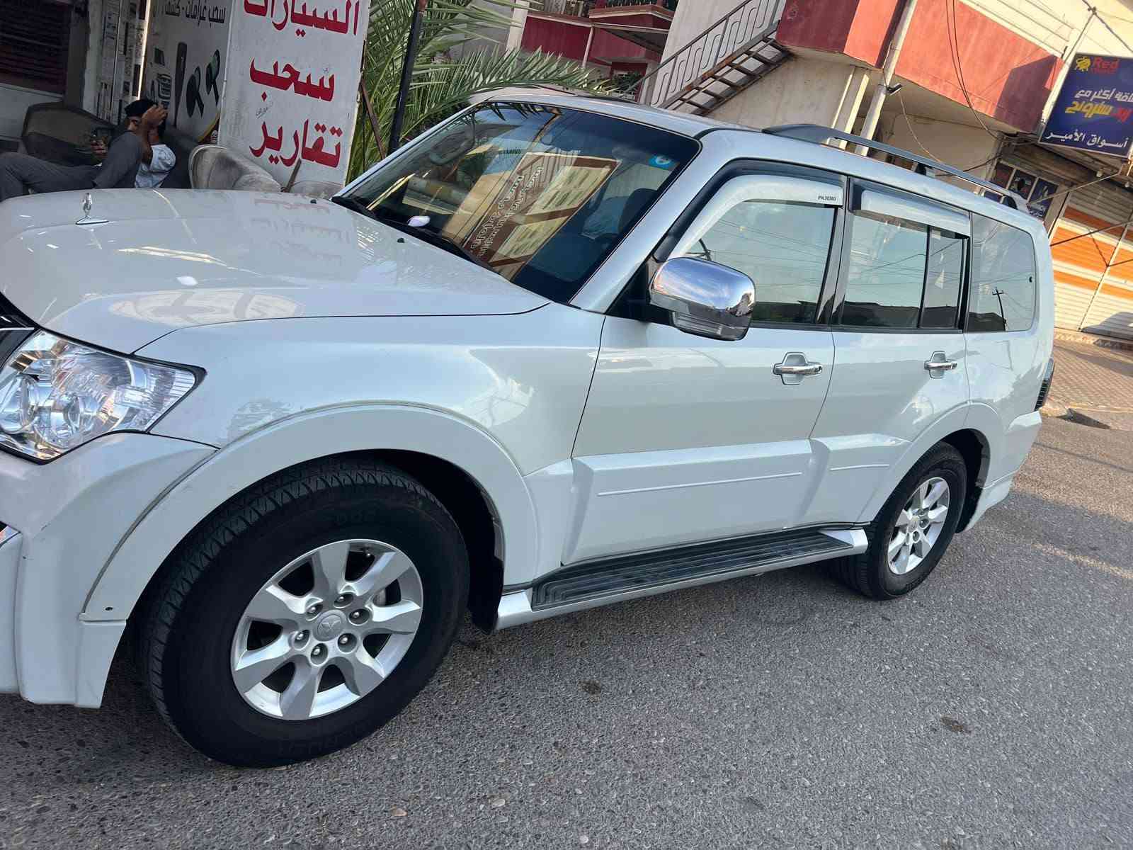 سلام عليكم للبيع باجيرو حبتور  2010رقم بغداد دولي
فول مواصفات أعلى فئة مواصفات فول واحد ع واحد  حجم 3500السيارمكفوله  عامه عد بارد بسيط
من كلشي 
عله واضع الشركه معروفه خليجي السياره جديده مال جناي فورويل  كشنات جلد  كهربائي دتفئه تبريد  اشارة بل مري شفط تحكم ستيرن ثلاثا جها فتحه  تبريد ثلاث قطع حساسات خلفيه زاد ثلاجه تخم تاير كير مكينه حداديه خير من الله سياره جديده محدثه 2014مكاني كركوك السعر 115وماكو هيج سعر بس محتاج سبب البيع الشراي يتصل

 ***********
