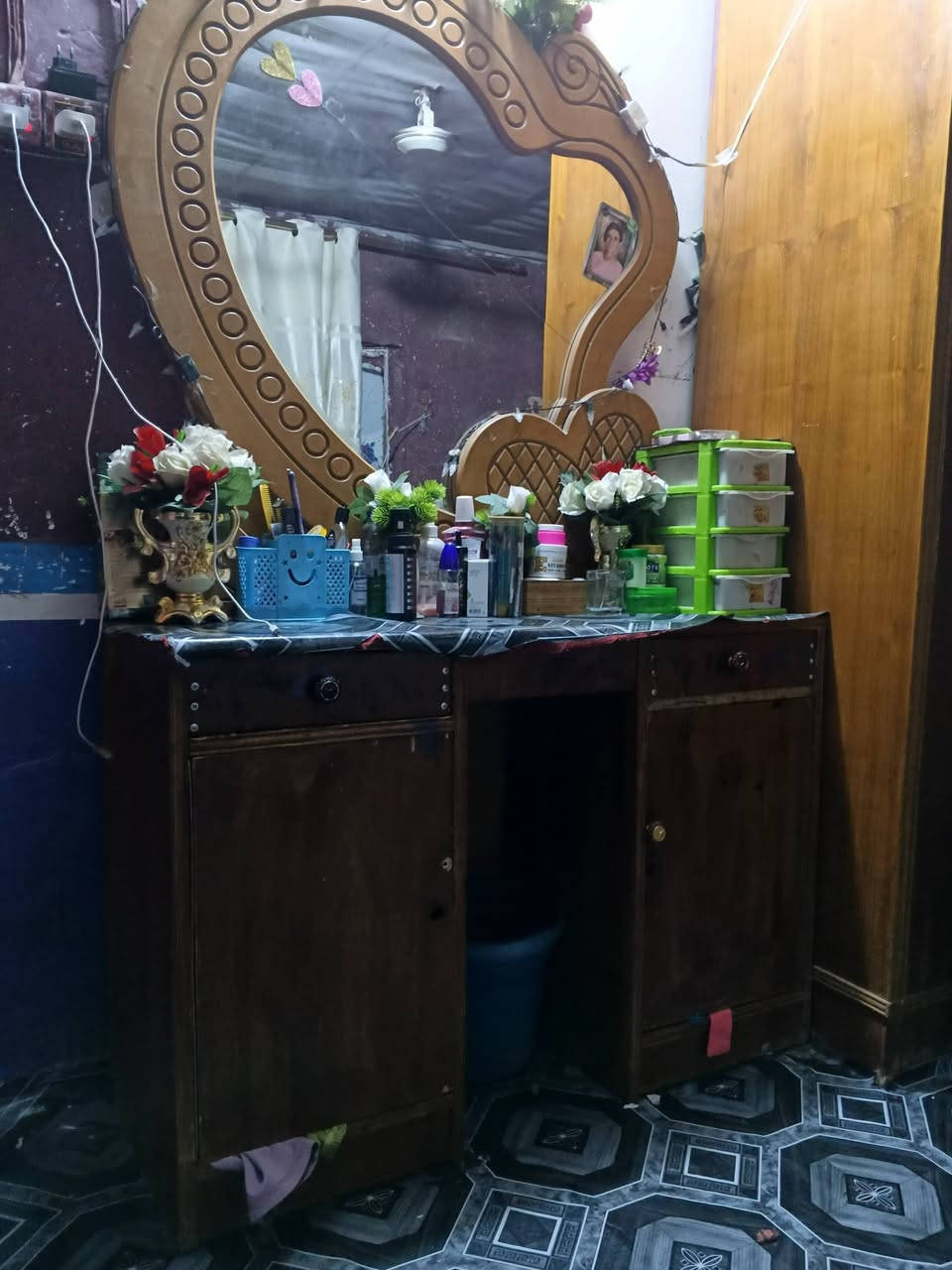 السلام عليكم غرفه للبيع والسعر على الخاص***********
