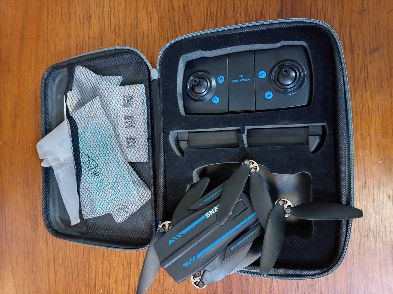 درون SNAPTAIN S5C Ultra GPS مامستعمله نهائياً كامل ملحقاته مثل مموضح بالصوره
سعره 250 الف بيه مجال حك الجيه. 
رقم التوصل واتساب: ***********
