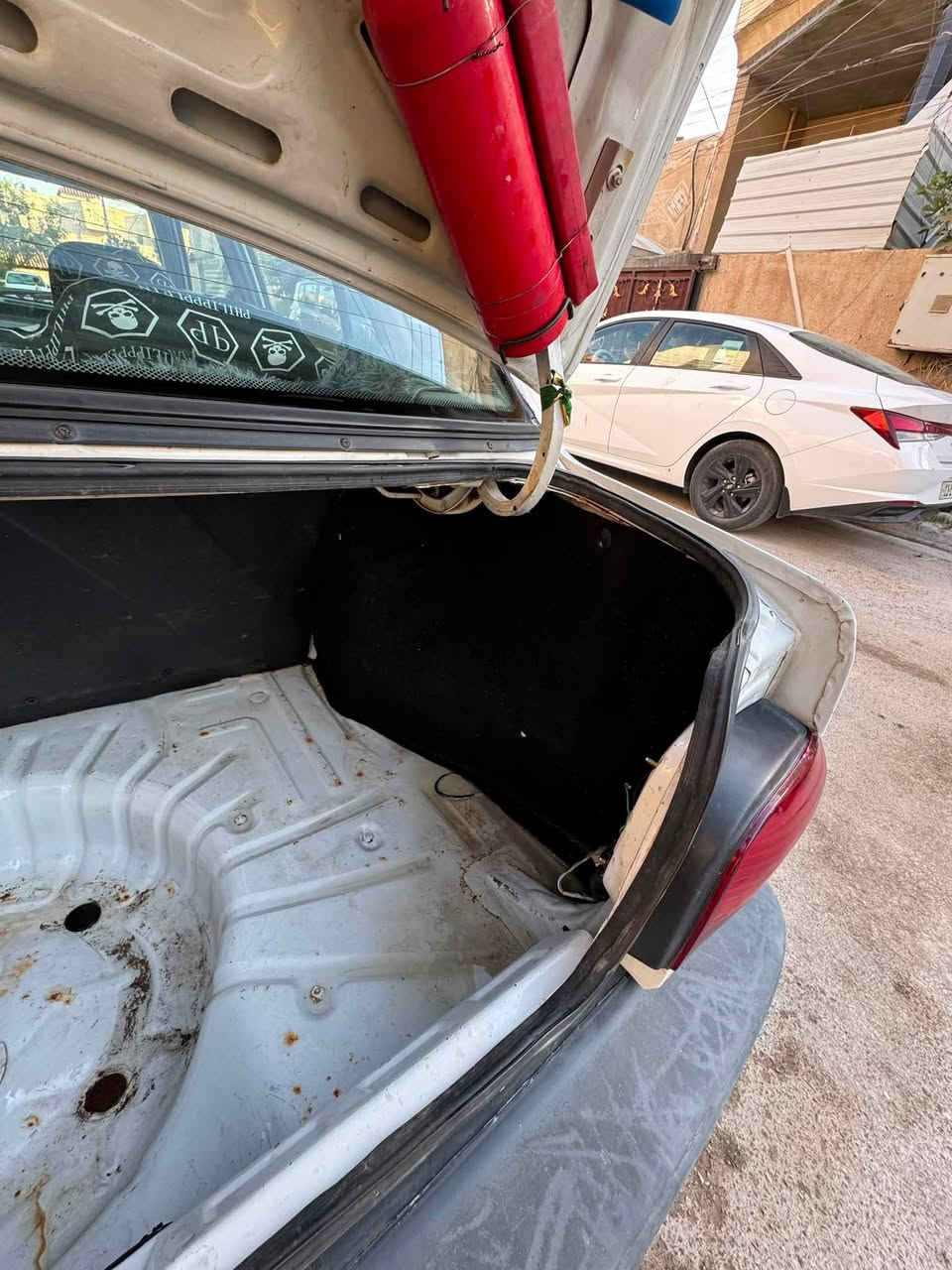 السلام عليكم اخواني
سايبة موديل ٢٠٠٩  بلادية رقم دولي بأسمي بغداد نظيفة مثل ماموضح بالصور والفديوهات 

كير ومكينة مكفولات

 شواصي مكفولات 

السعر ٣٦ بيها مجال بسيط جداً 

للاستفسار الاتصال//  ***********
